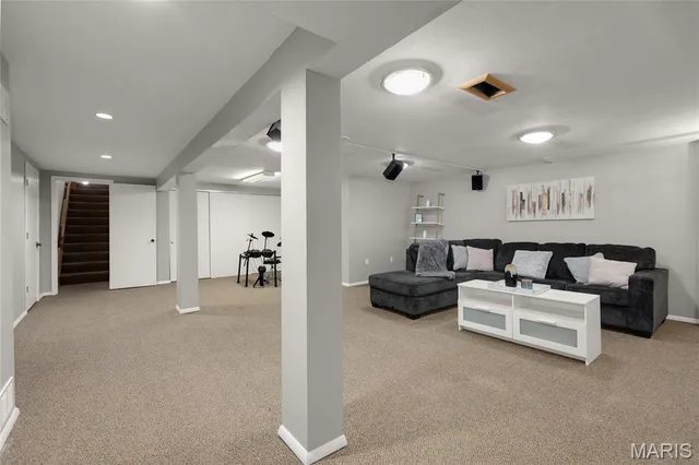 $315,000 | 2154 Riverwood Trails Drive, Hazelwood, MO 63031