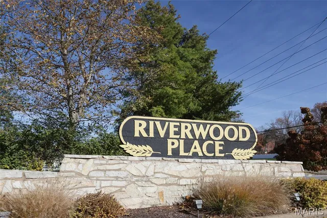 $315,000 | 2154 Riverwood Trails Drive, Hazelwood, MO 63031