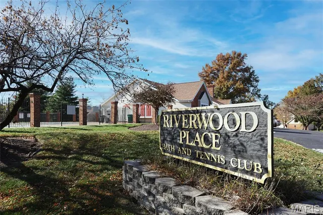 $315,000 | 2154 Riverwood Trails Drive, Hazelwood, MO 63031