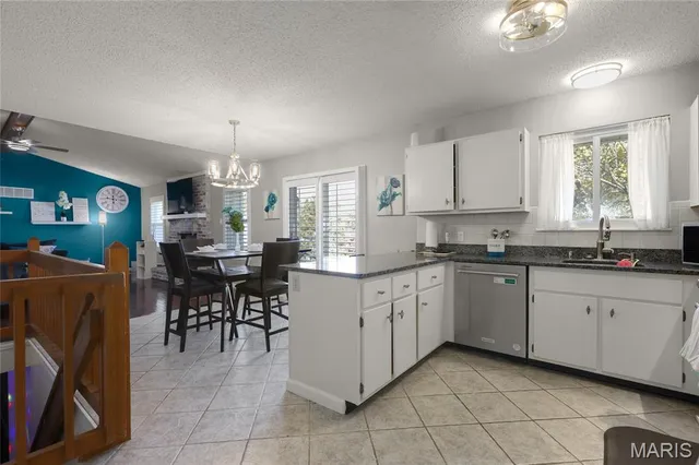 $315,000 | 2154 Riverwood Trails Drive, Hazelwood, MO 63031