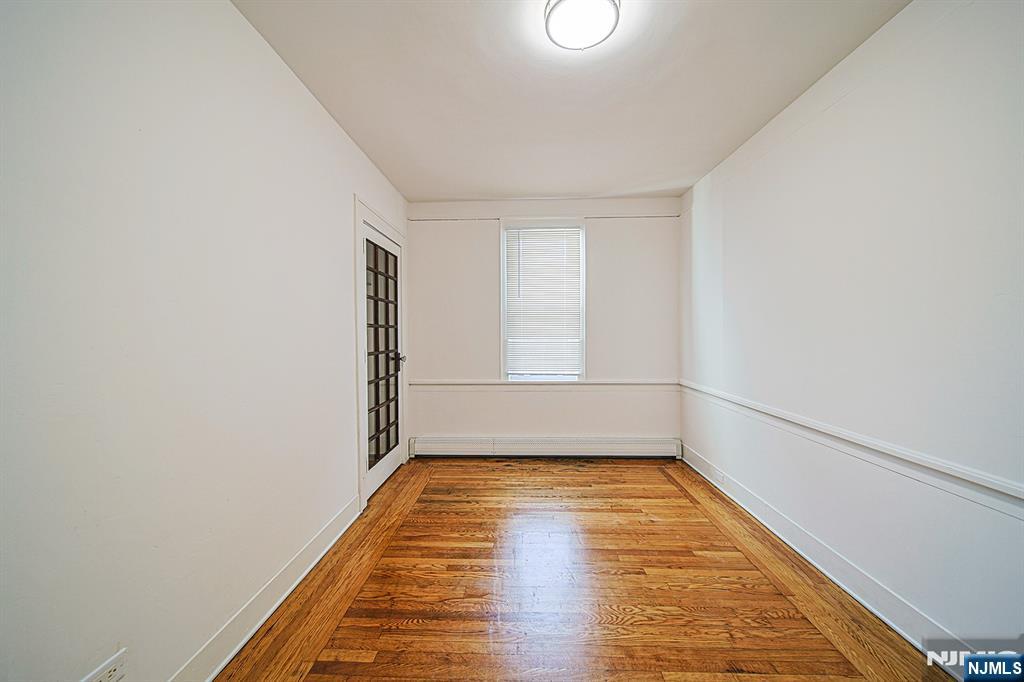 334 Broad Avenue Ridgefield, NJ 07657 - Photo 10 of 36 Gallery Image 10