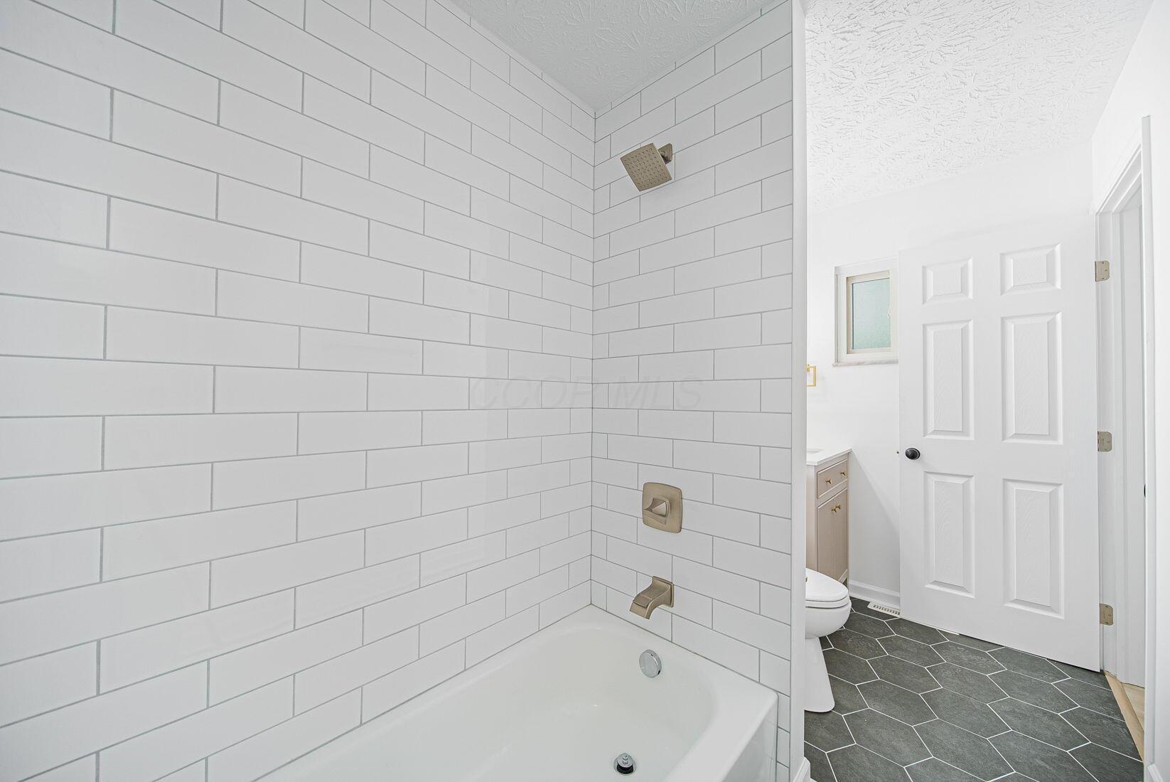 1874 Fleming Road Columbus, OH 43232 - Photo 18 of 35 20-web-or-mls-Jordan Clark - 1874 Flemin