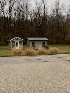 11956 Sportsman Road Highland, IL 62249 - Photo 3 of 8 Gallery Image 3