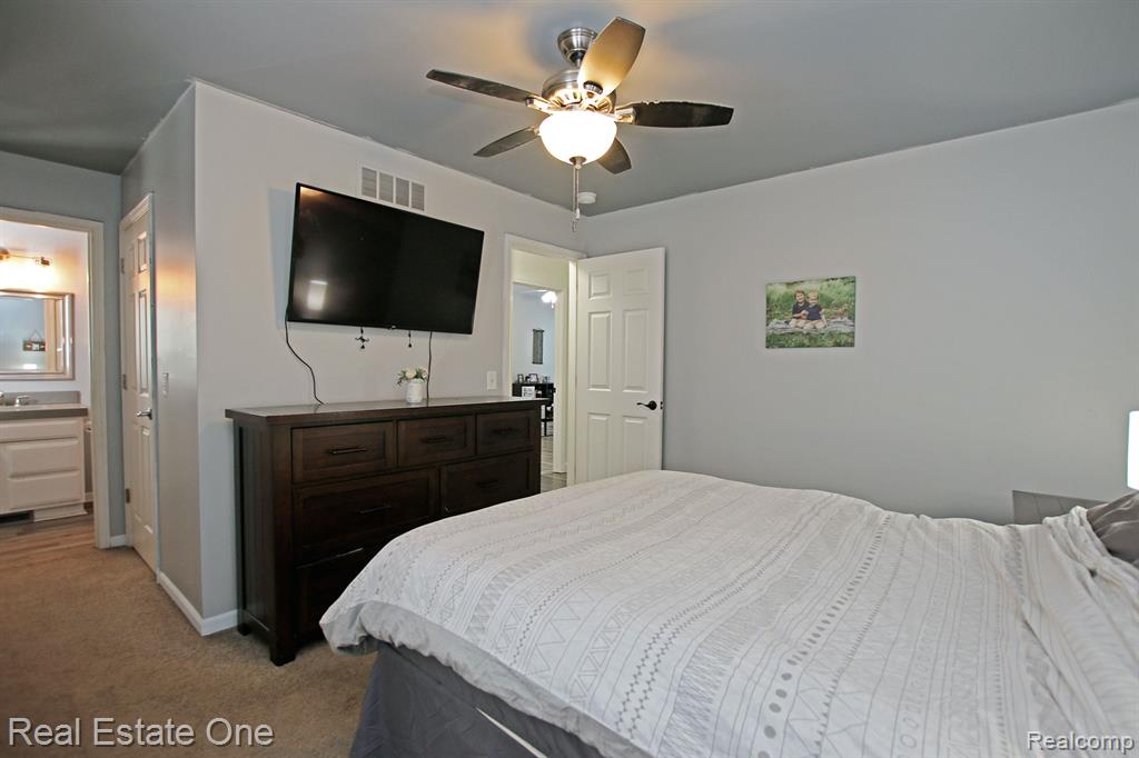 3250 Frembes Road Waterford, MI 48329 - Photo 21 of 45 Gallery Image 21