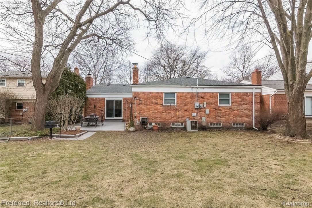 1656 Nantucket Road Plymouth, MI 48170 - Photo 38 of 41 041-3791186-medium.jpg