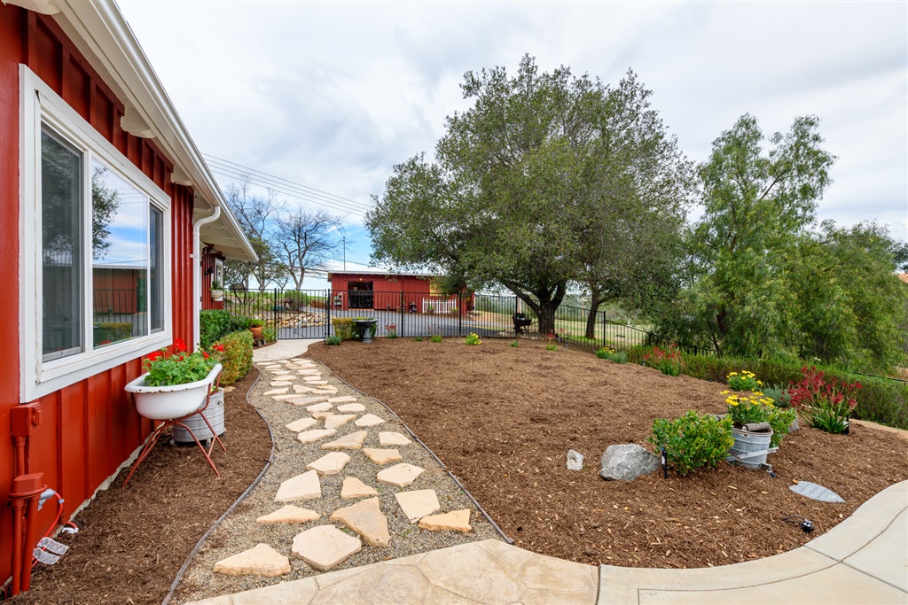 30445 Cole Grade Road Valley Center, CA 92082 - Photo 19 of 25