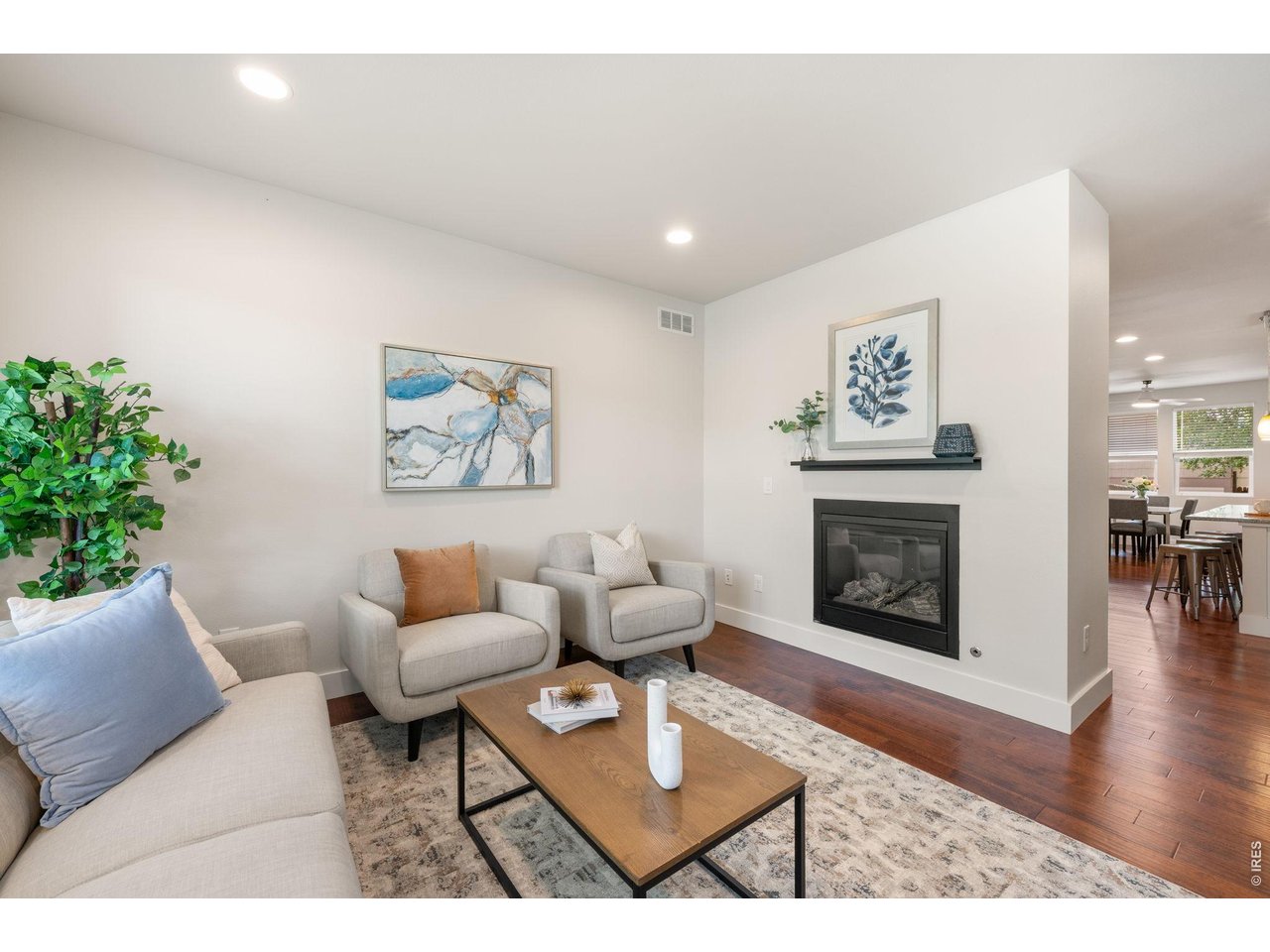 812 East Baseline Road, Unit B Lafayette, CO 80026 - Photo 4 of 44 Where charm meets cozy!