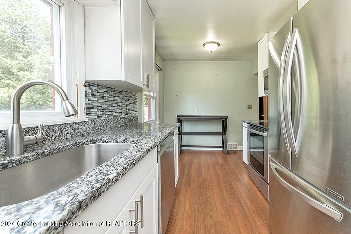 630 Stoner Road Lansing, MI 48917 - Photo 10 of 28 10
