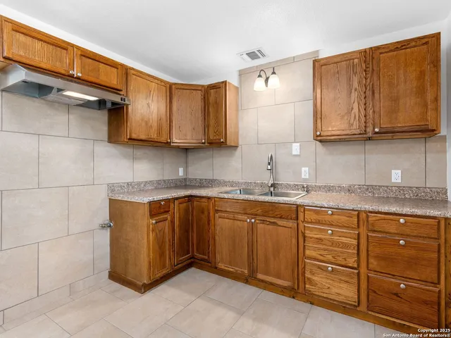 $250,000 | 511 5th Street, Natalia, TX 78059