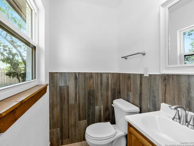 $250,000 | 511 5th Street, Natalia, TX 78059