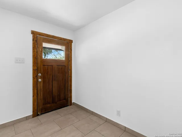 $250,000 | 511 5th Street, Natalia, TX 78059