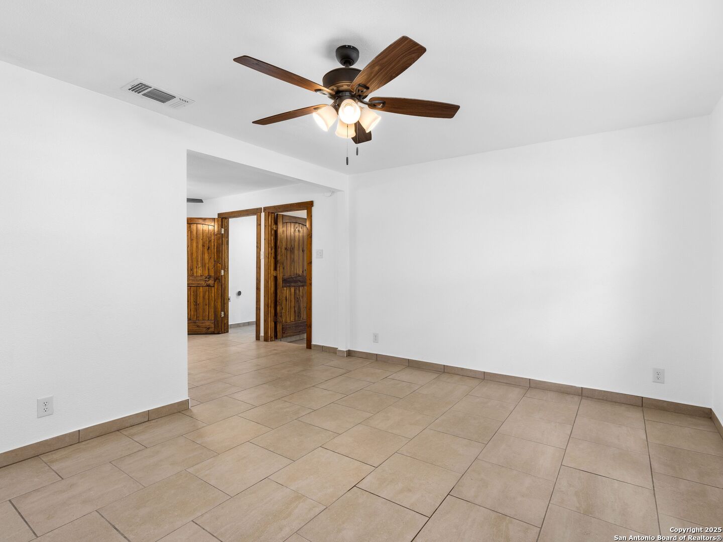 511 5th Street Natalia, TX 78059 - Photo 7 of 29