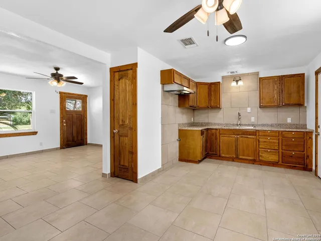 $250,000 | 511 5th Street, Natalia, TX 78059