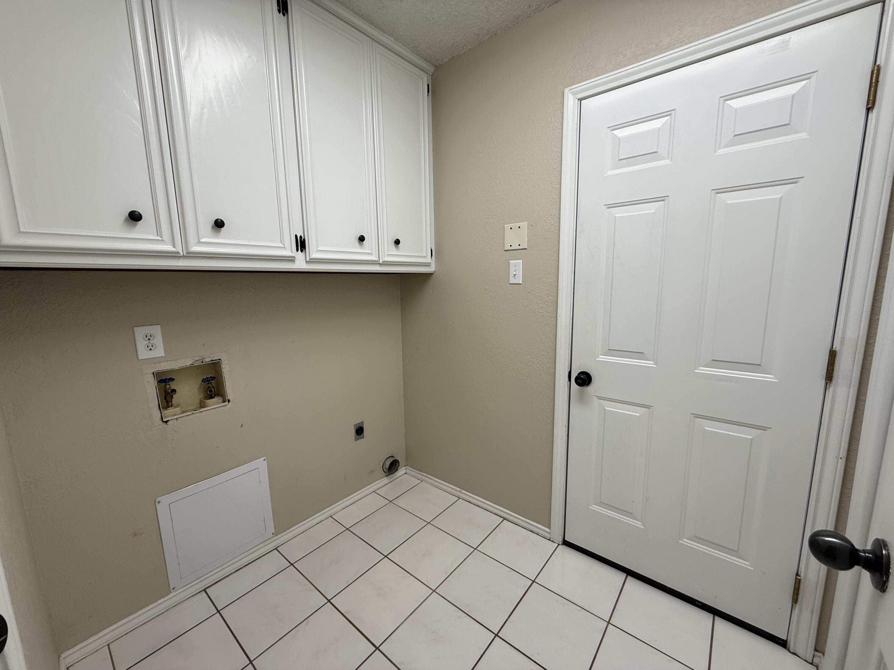 5705 87th Street Lubbock, TX 79424 - Photo 14 of 16 a view of an empty room