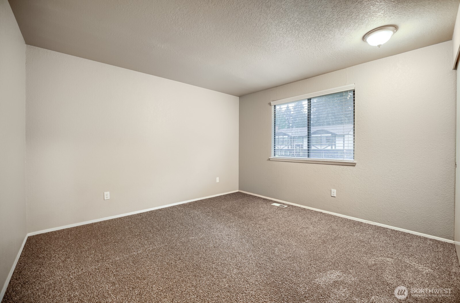 30912 11th Avenue Southwest Federal Way, WA 98023 - Photo 15 of 22