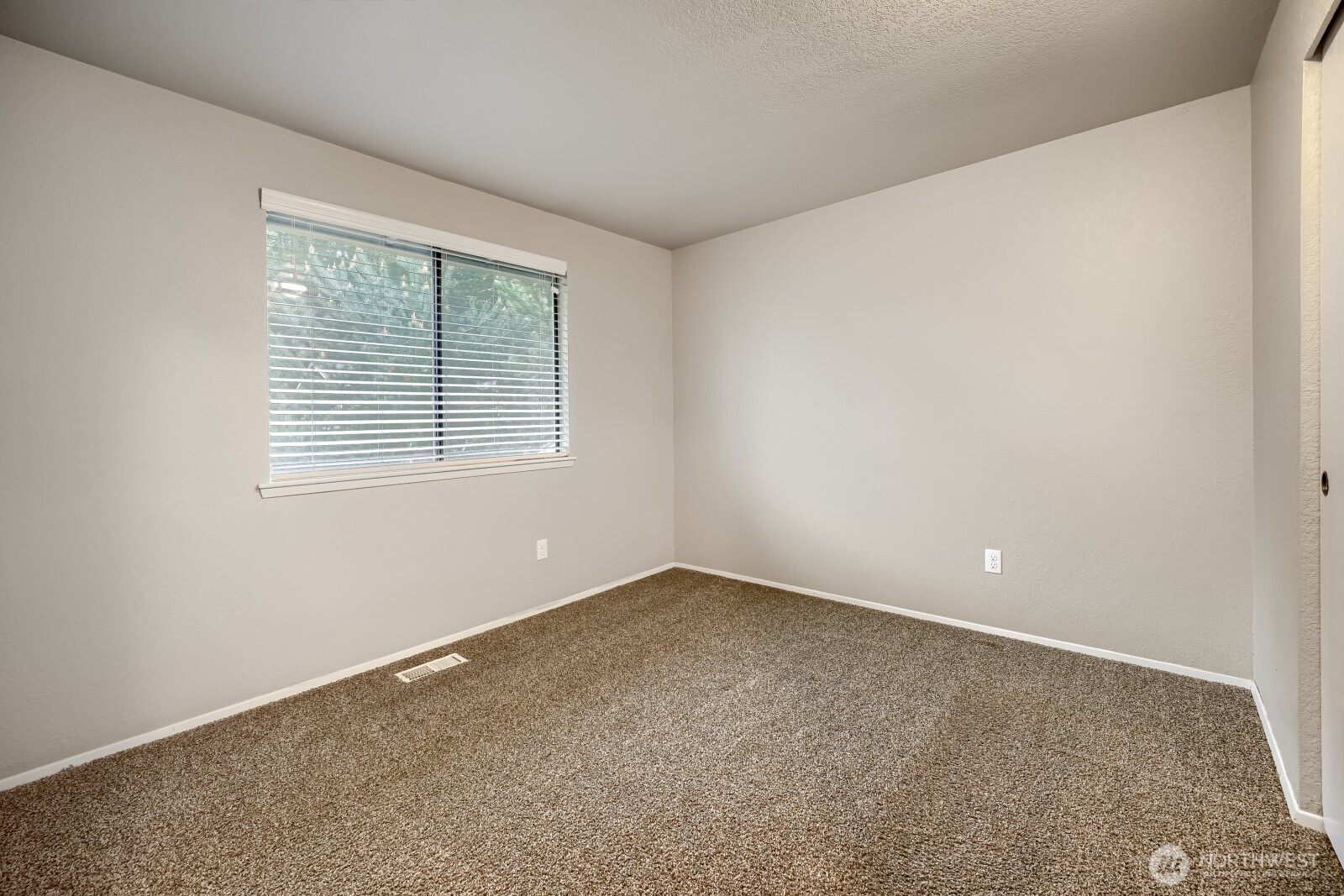 30912 11th Avenue Southwest Federal Way, WA 98023 - Photo 16 of 22