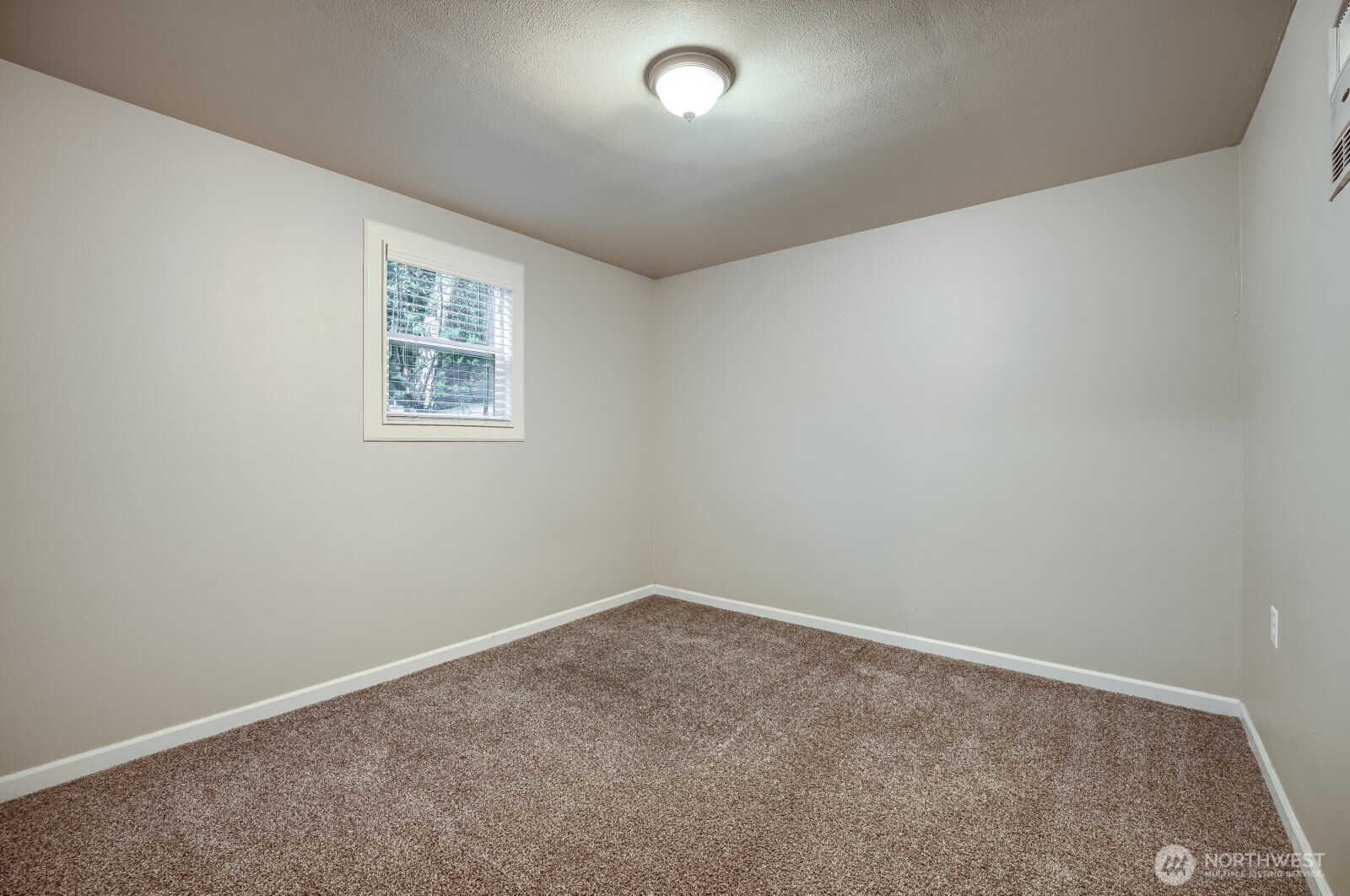 30912 11th Avenue Southwest Federal Way, WA 98023 - Photo 17 of 22