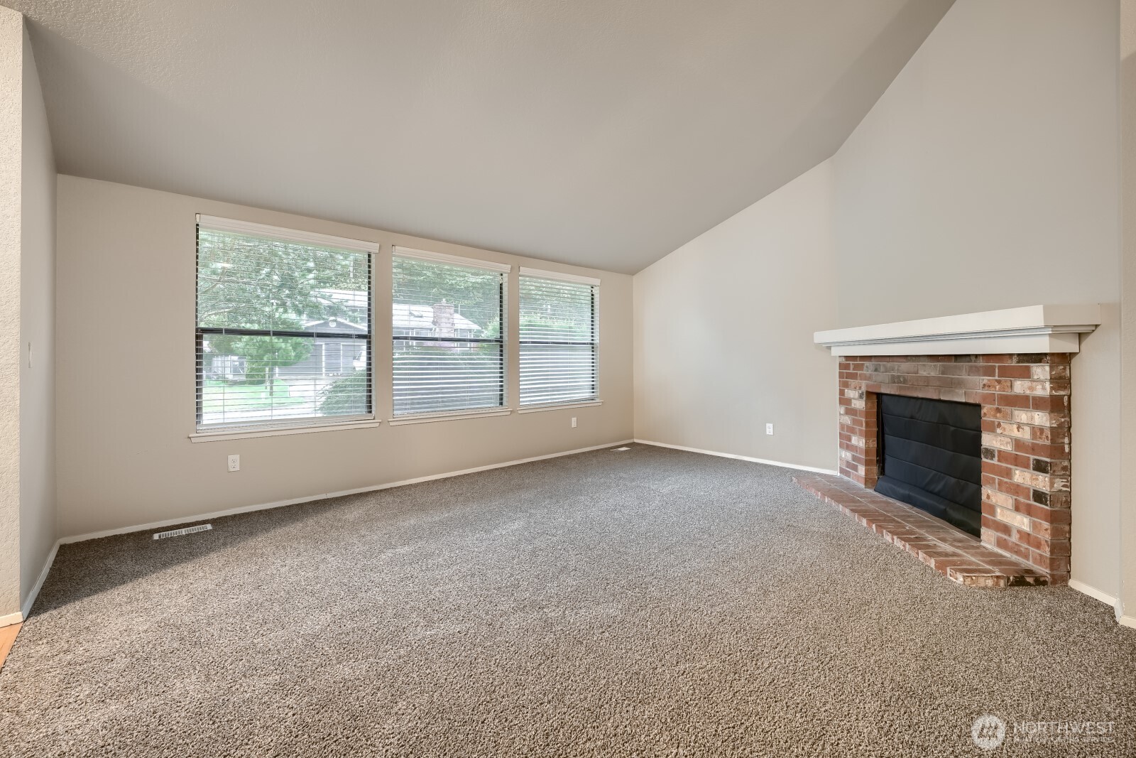 30912 11th Avenue Southwest Federal Way, WA 98023 - Photo 4 of 22