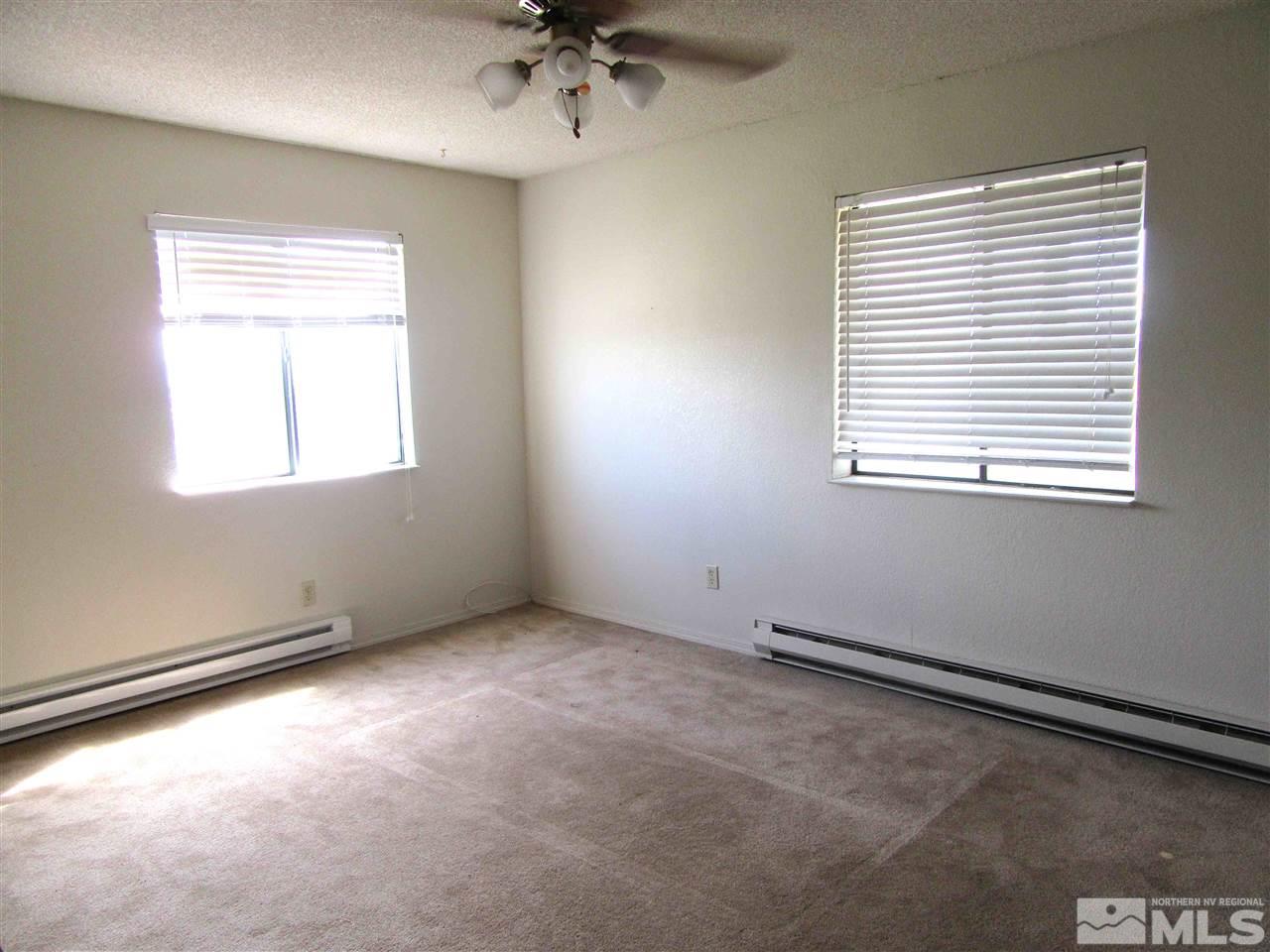 4800 Koenig Road Reno, NV 89506 - Photo 8 of 17 an empty room with a window