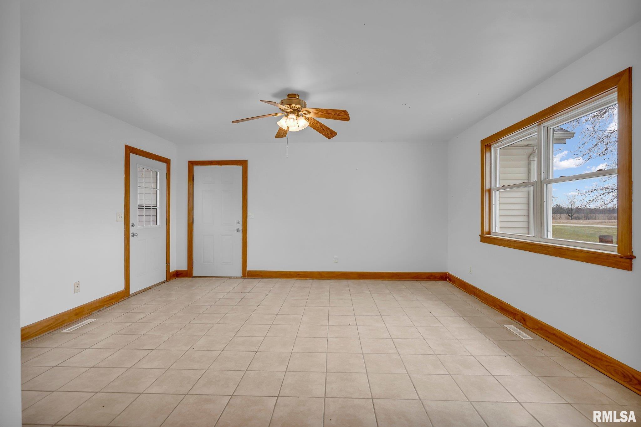 2266 Ridge Road Aledo, IL 61231 - Photo 11 of 25