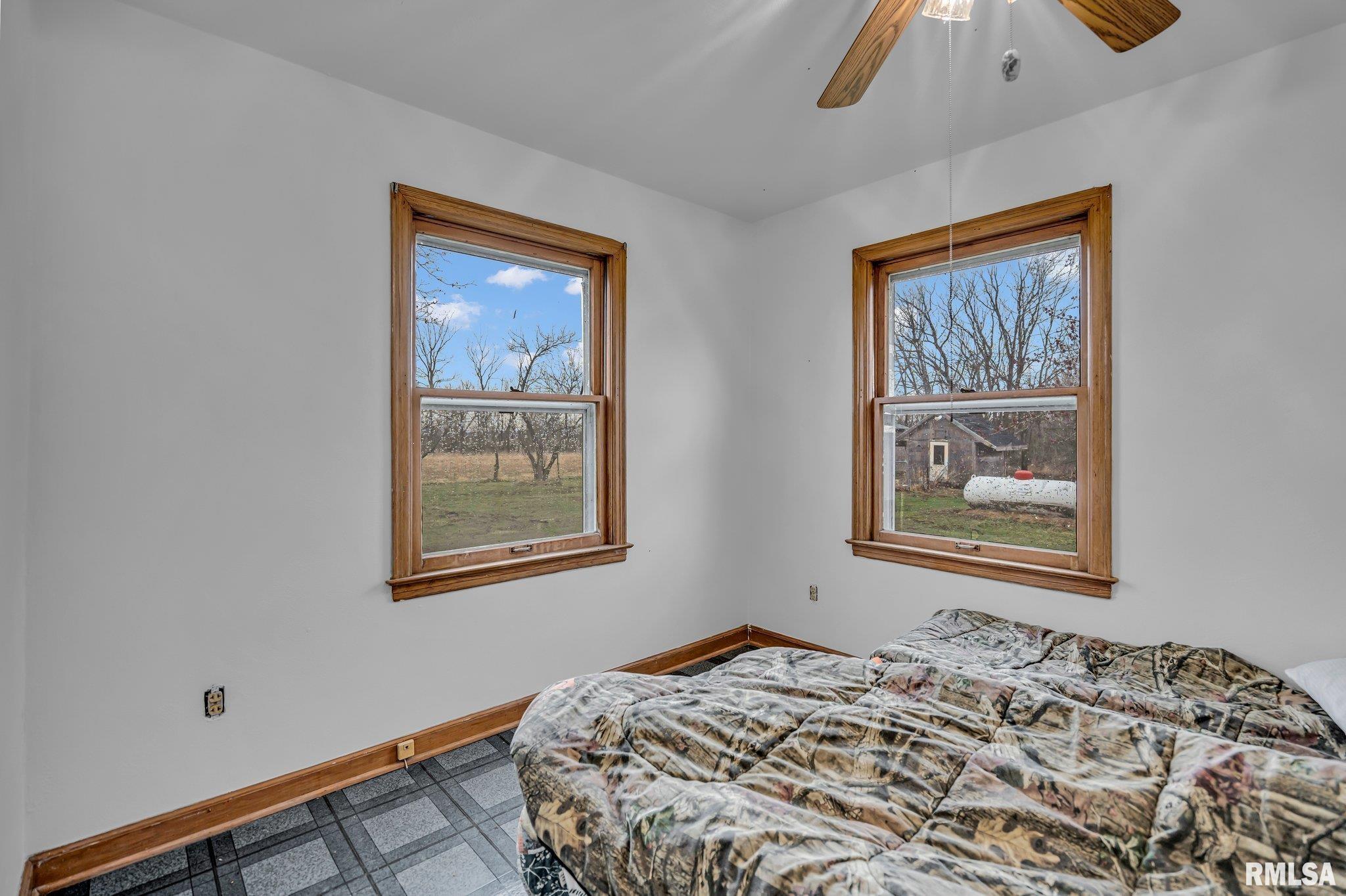 2266 Ridge Road Aledo, IL 61231 - Photo 10 of 25