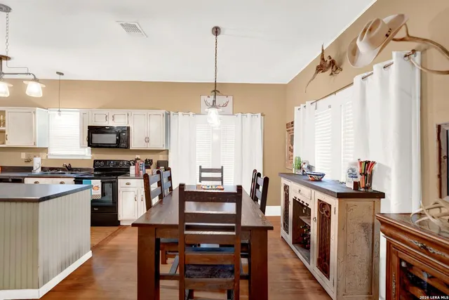 $325,000 | 6971 County Road 5223, D'Hanis, TX 78861