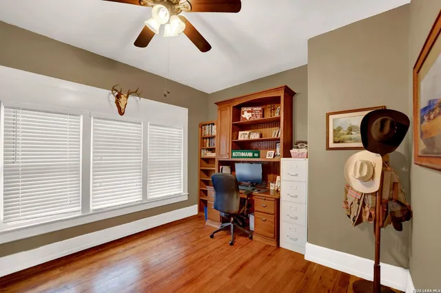 $325,000 | 6971 County Road 5223, D'Hanis, TX 78861