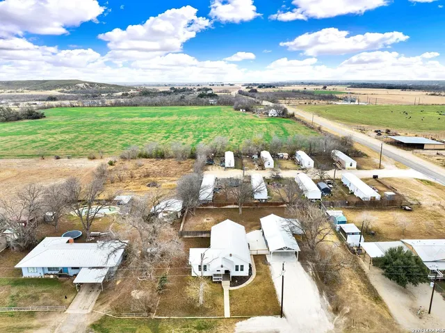 $325,000 | 6971 County Road 5223, D'Hanis, TX 78861