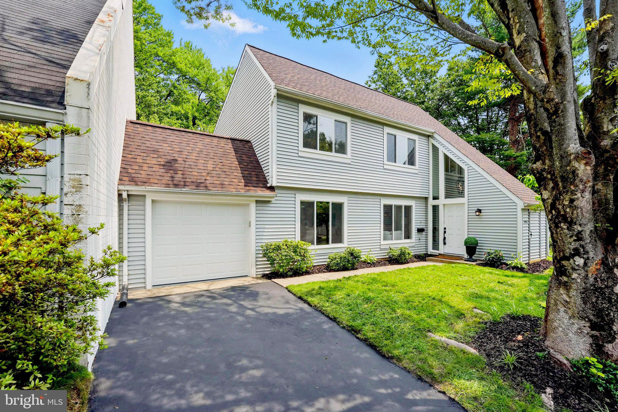 1496 Roundleaf Court Reston, VA 20190 - Photo 1 of 53 Gallery Image 1