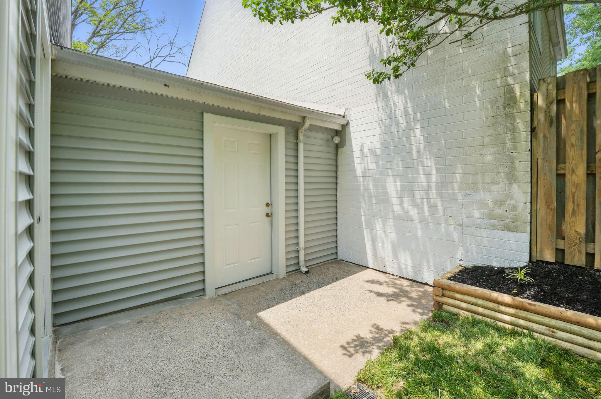 1496 Roundleaf Court Reston, VA 20190 - Photo 42 of 53 Access to garage