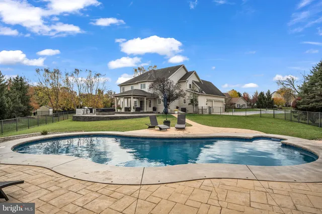 $799,900 | 6014 Three Rivers Drive, Harrisburg, PA 17112