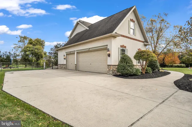 $799,900 | 6014 Three Rivers Drive, Harrisburg, PA 17112