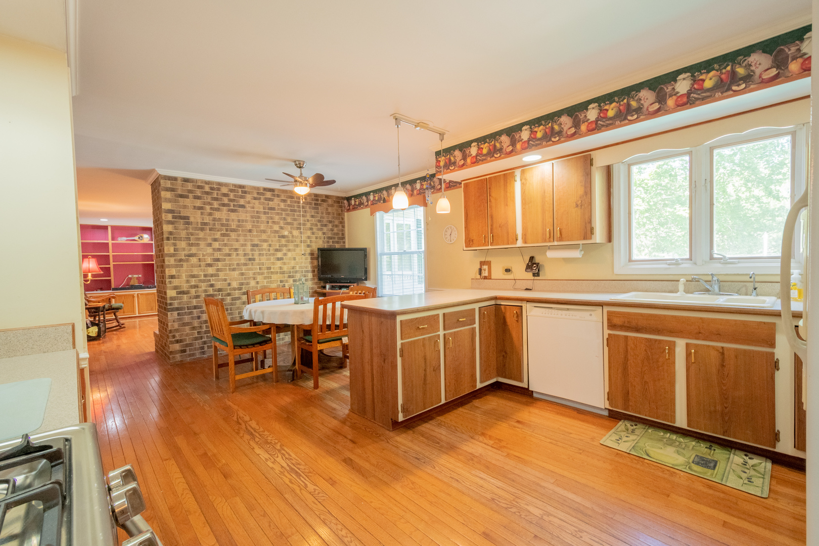344 High Road Cary, IL 60013 - Photo 14 of 49
