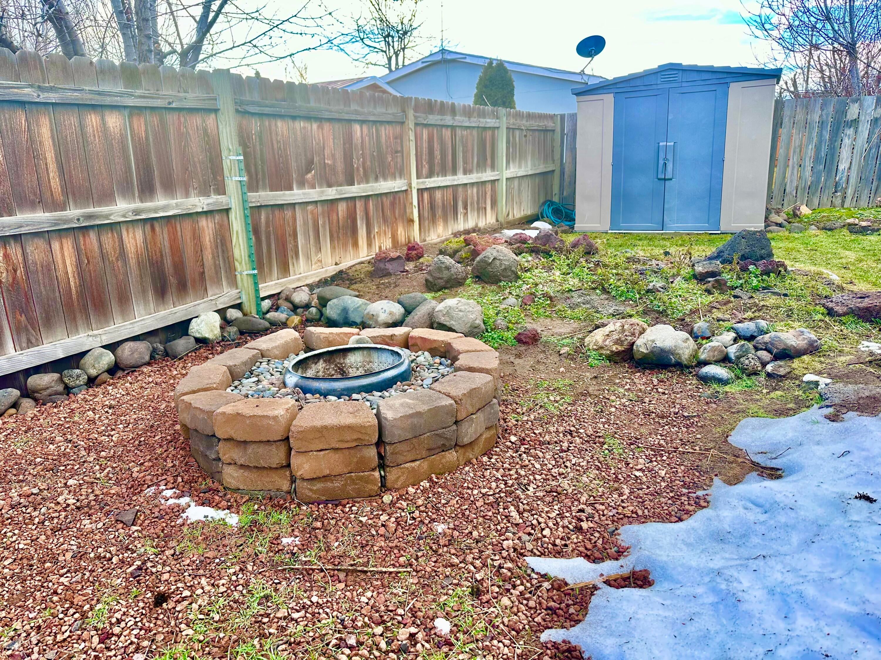 2832 Southwest 25th Street Redmond, OR 97756 - Photo 28 of 29 Fire pit