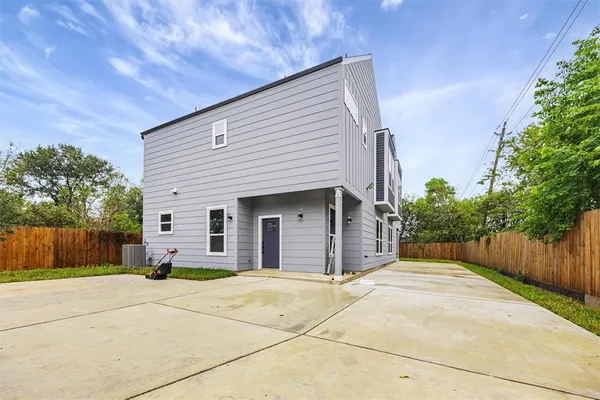 a view of a house with a garage