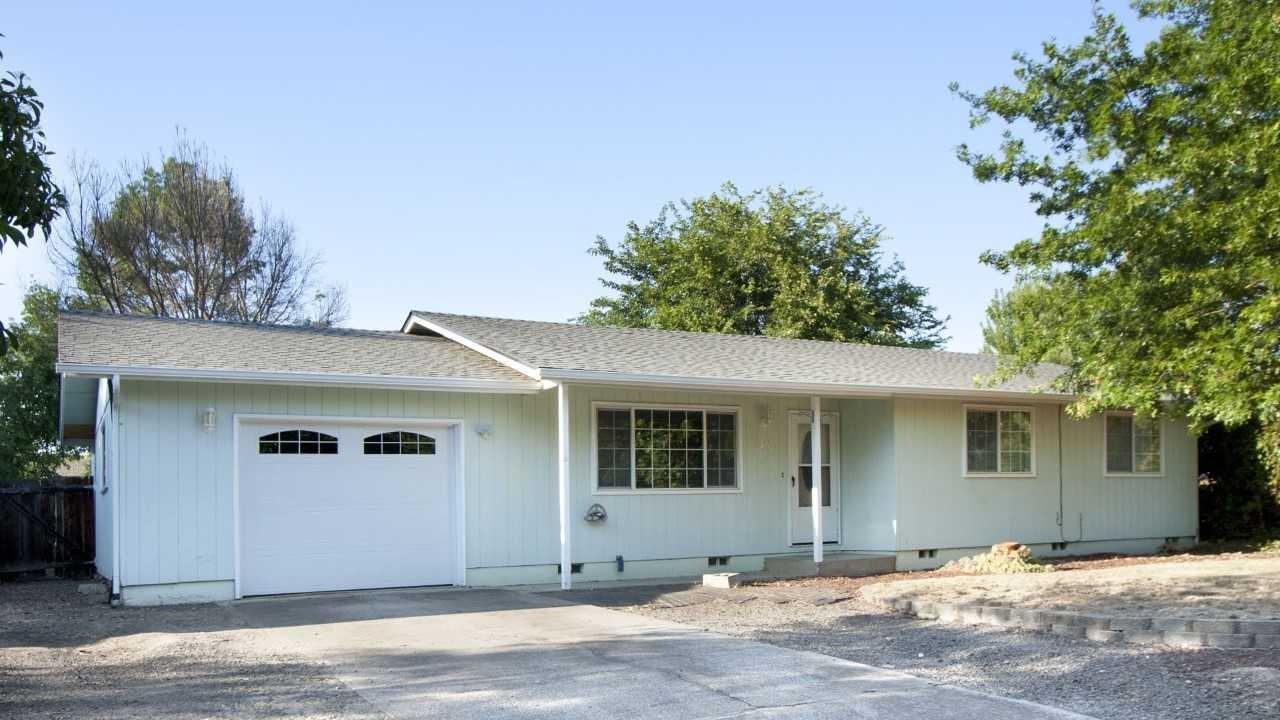526 Laurel Street Eagle Point, OR 97524 - Photo 1 of 18 Primary Photo