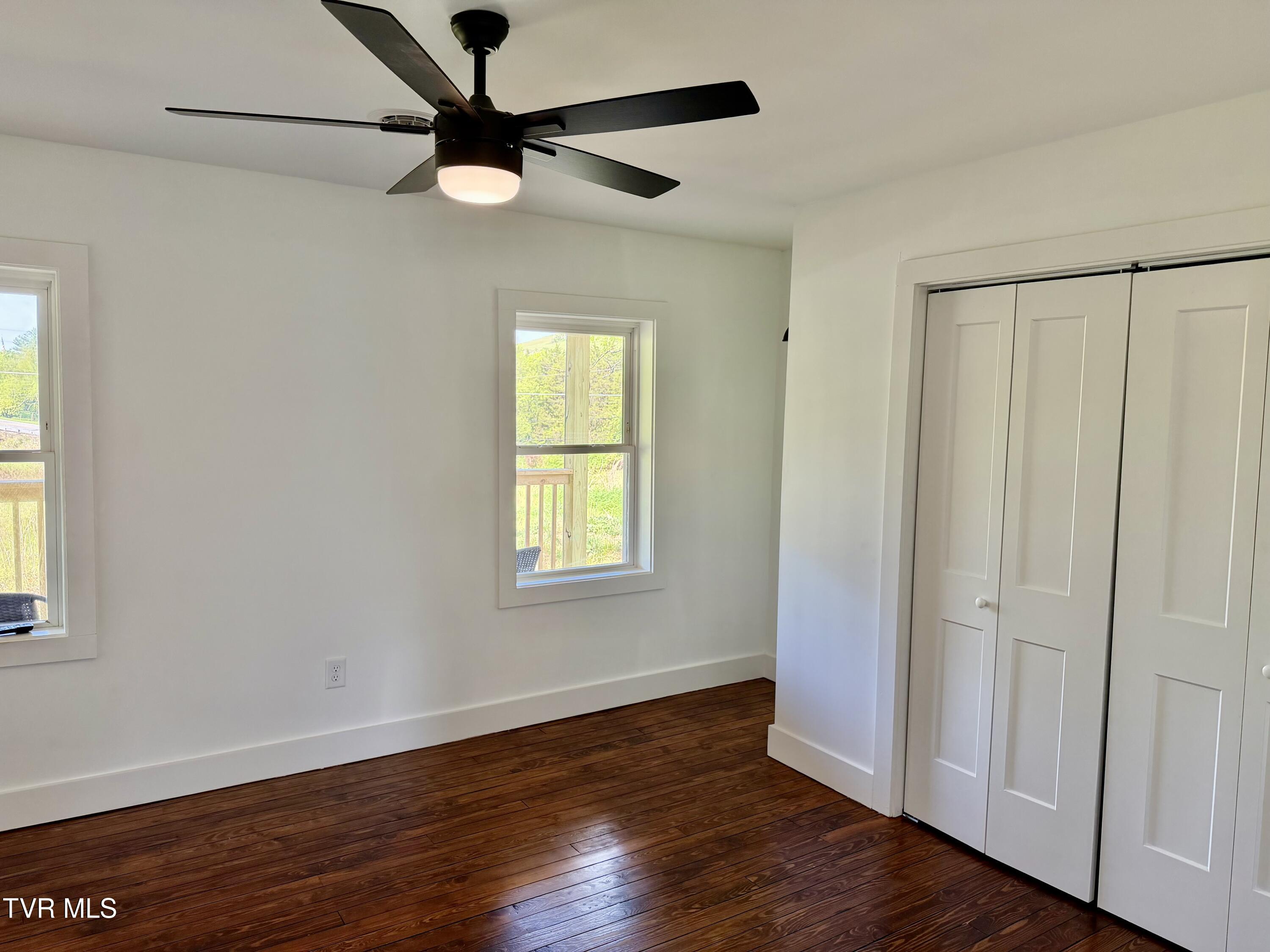 509 Island Road Bristol, VA 24201 - Photo 27 of 28 IMG_1402