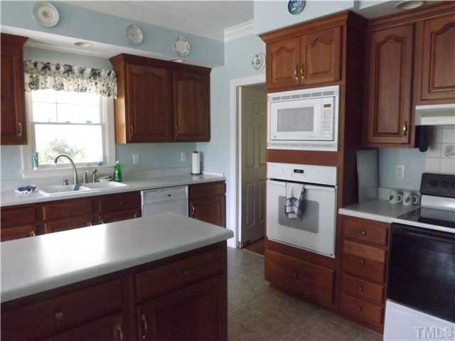 439 Whitt Town Road Roxboro, NC 27574 - Photo 9 of 25 Gallery Image 9