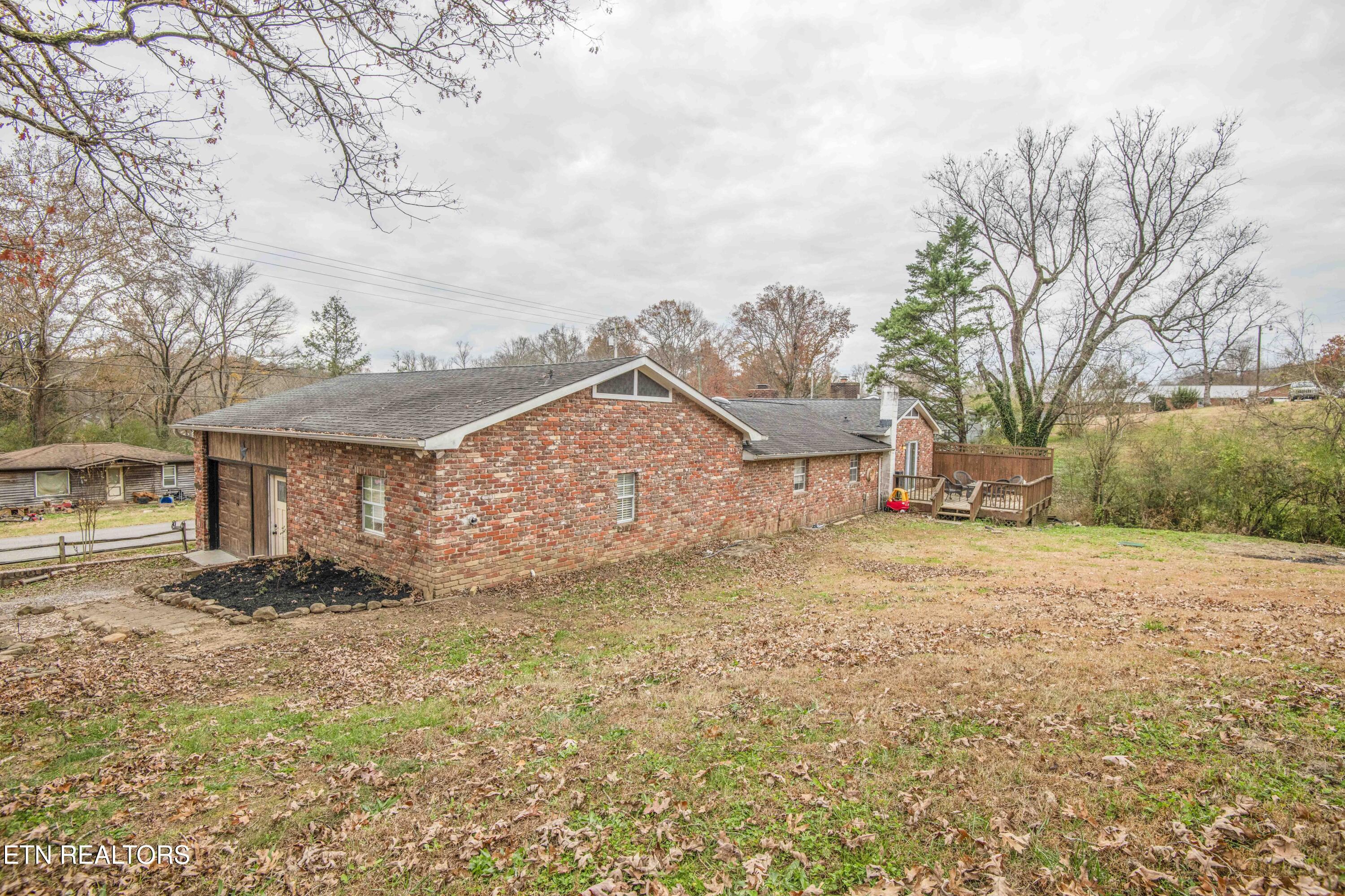 246 Old Blacksferry Lane Clinton, TN 37716 - Photo 23 of 25 IMG_6486