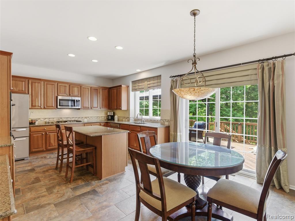 5454 Creekmonte Drive Rochester, MI 48306 - Photo 14 of 69