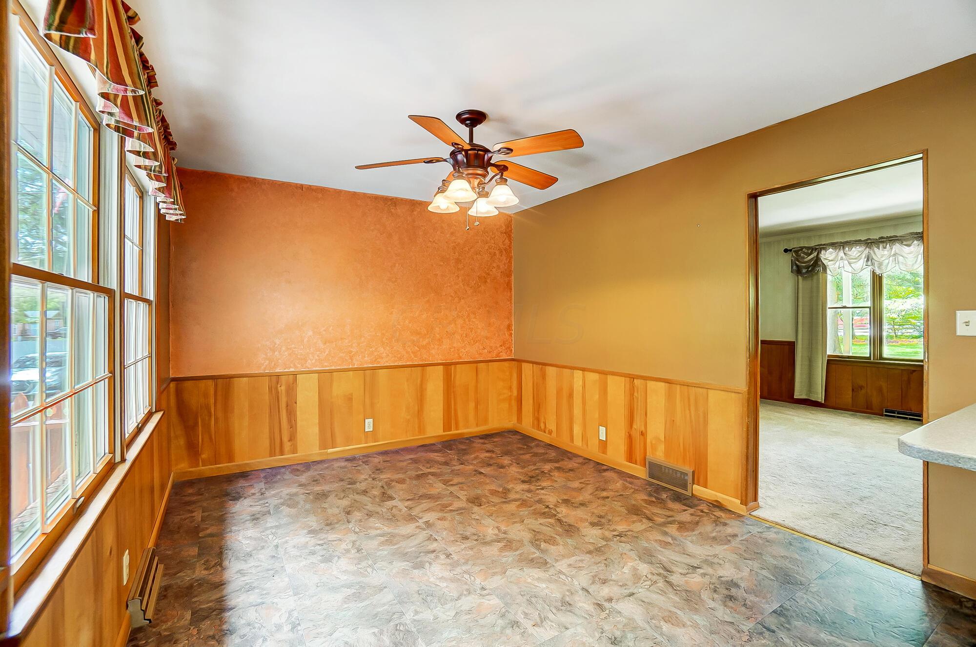 206 Galloway Road Galloway, OH 43119 - Photo 15 of 63 Eating Space