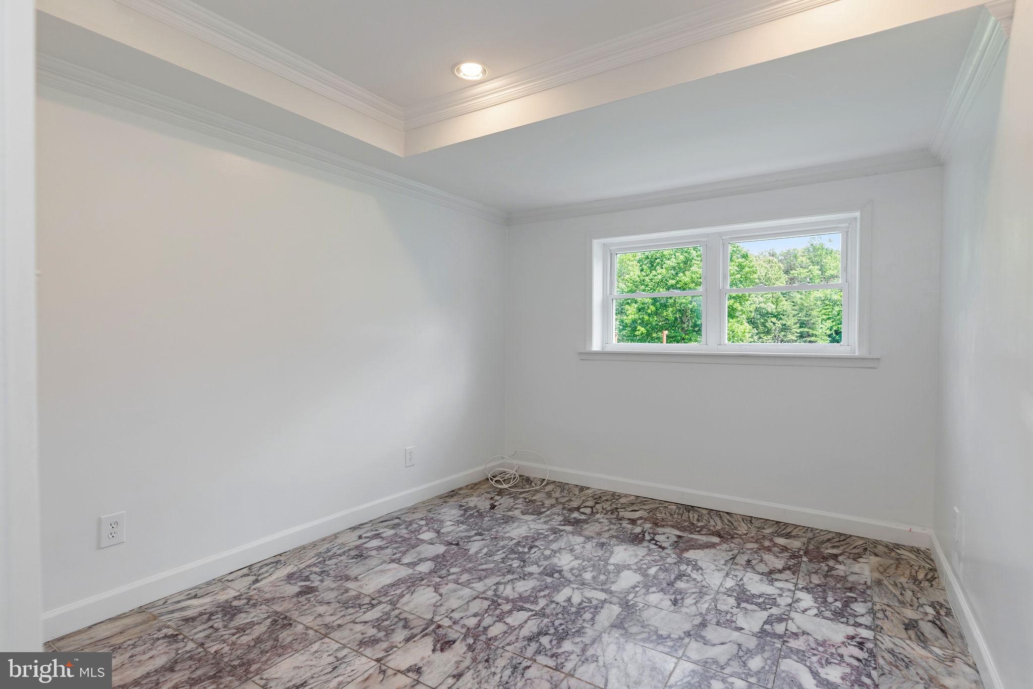 11325 Bacon Race Road Woodbridge, VA 22192 - Photo 39 of 54 an empty room with a window