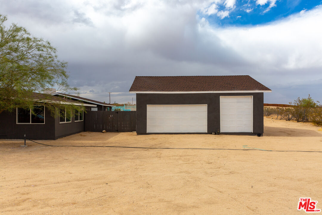 2651 Foxy Flats Road Joshua Tree, CA 92252 - Photo 15 of 61