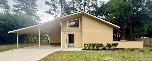 $1,600 | 1009 Louisburg Place, Fayetteville, NC 28311