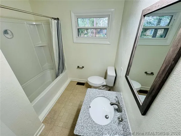 $1,600 | 1009 Louisburg Place, Fayetteville, NC 28311
