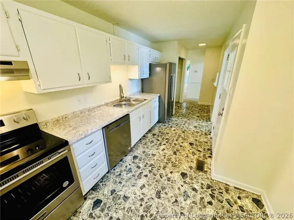 $1,600 | 1009 Louisburg Place, Fayetteville, NC 28311