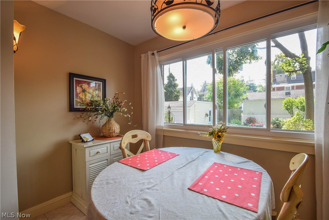 3006 Yorkshire Road Cleveland, OH 44118 - Photo 13 of 31 Gallery Image 13