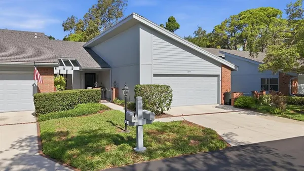 $425,000 | 2644 Moss Oak Drive, Unit 47, Sarasota, FL 34231