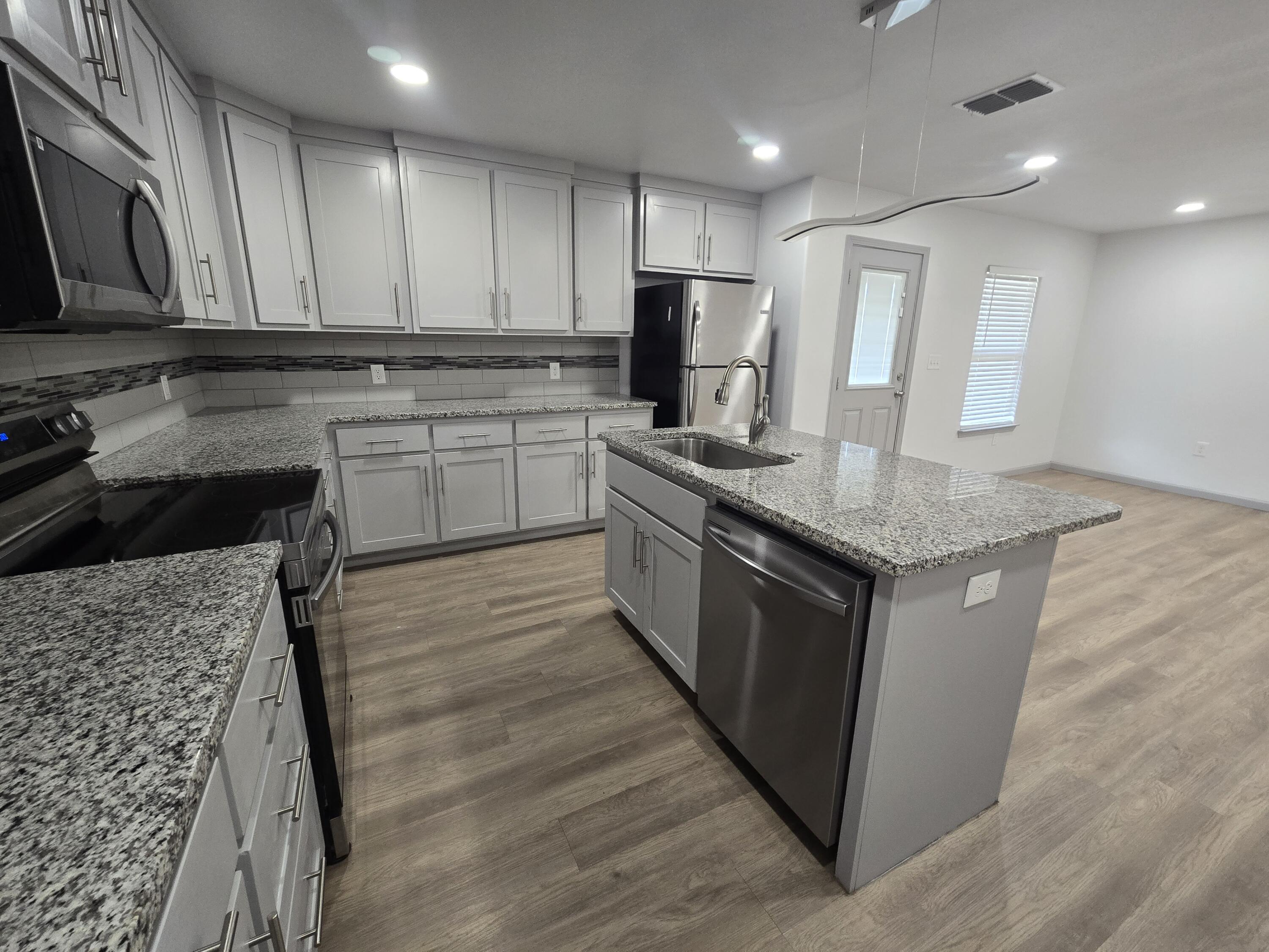 2110 88th Street Lubbock, TX 79423 - Photo 7 of 22 20260611_160213