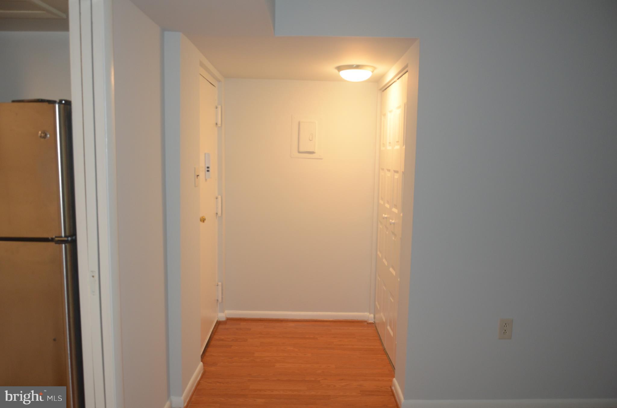 5253 West Running Brook Road, Unit 102 Columbia, MD 21044 - Photo 4 of 29 Foyer With Closet